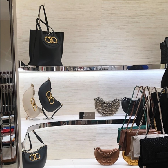 Live 💖 Like This Listing 💜 Know When We Go Live💖Posh shows💜💖💜💖 - Picture 2 of 9